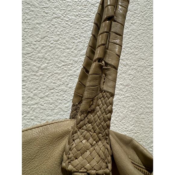 DAY & MOOD Khaki Green Leather 10 x 12 Slouchy Fringed Handbag - Picture 7 of 15